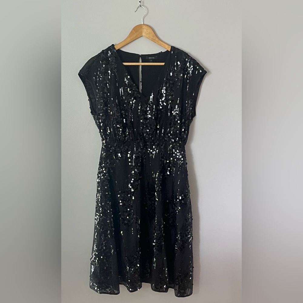 Women’s RW&CO. Vintage Sleeveless  Sequinned V-Neck Fit Flare Cocktail Dress